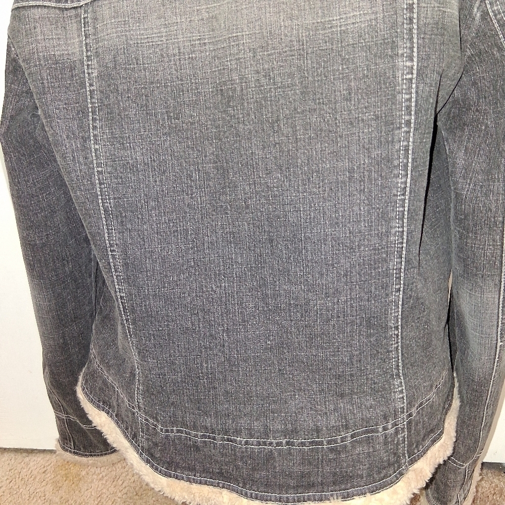 Ann Taylor Loft Denim Jacket With Faux Fur Trim    Size 14 - Picture 14 of 15
